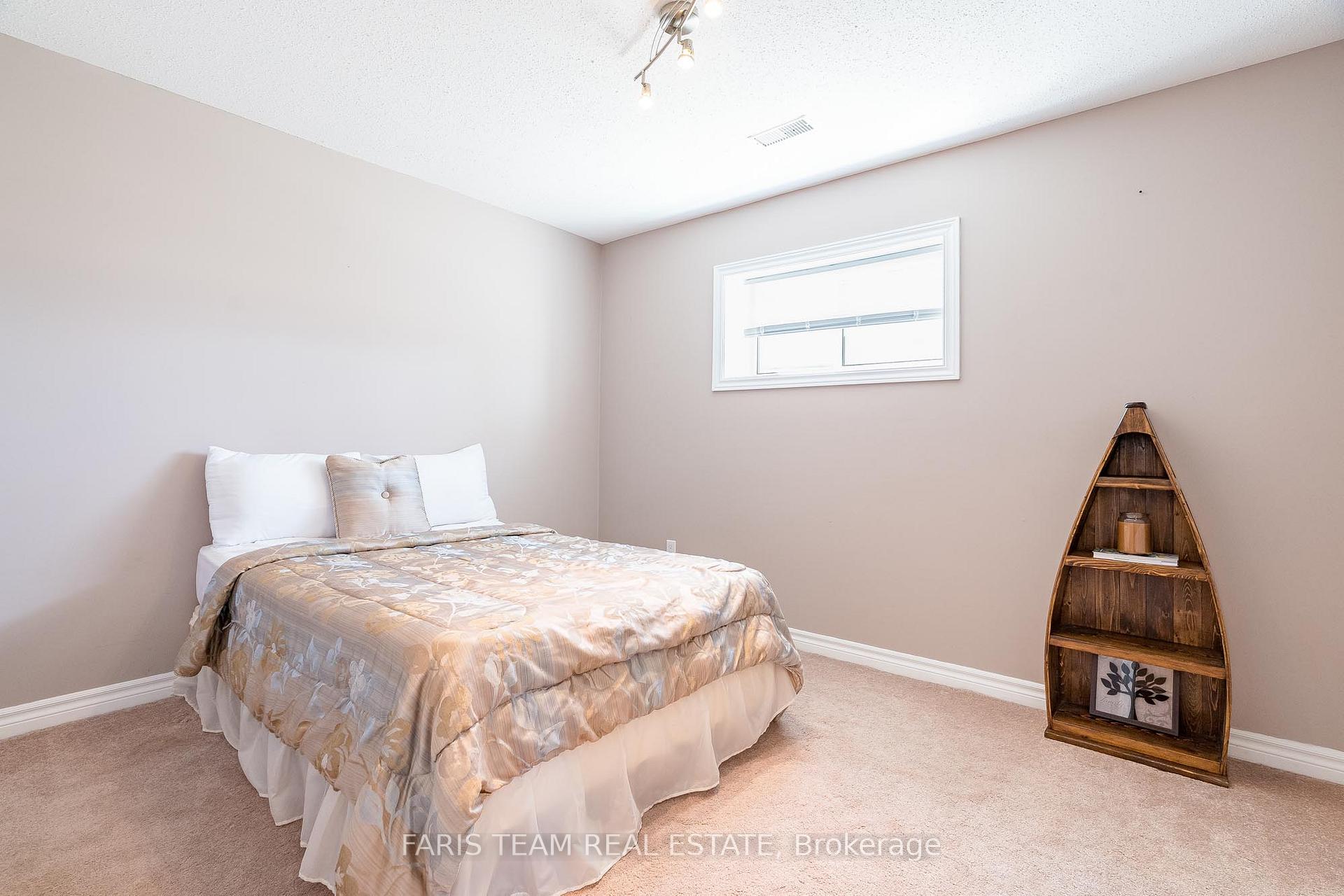 Photo 16 of 1032 Flos Road 4 E, Springwater, Phelpston — HOMEH