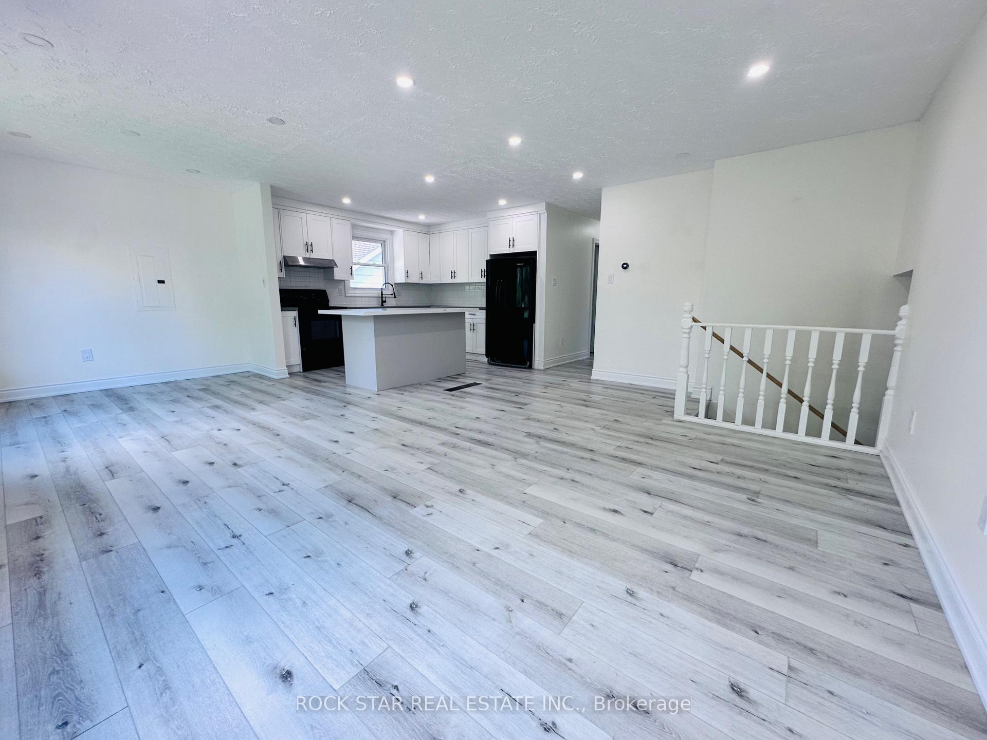 Photo 6 of Unit Main, 684 Vine Street, St. Catharines, Lakeshore — HOMEH