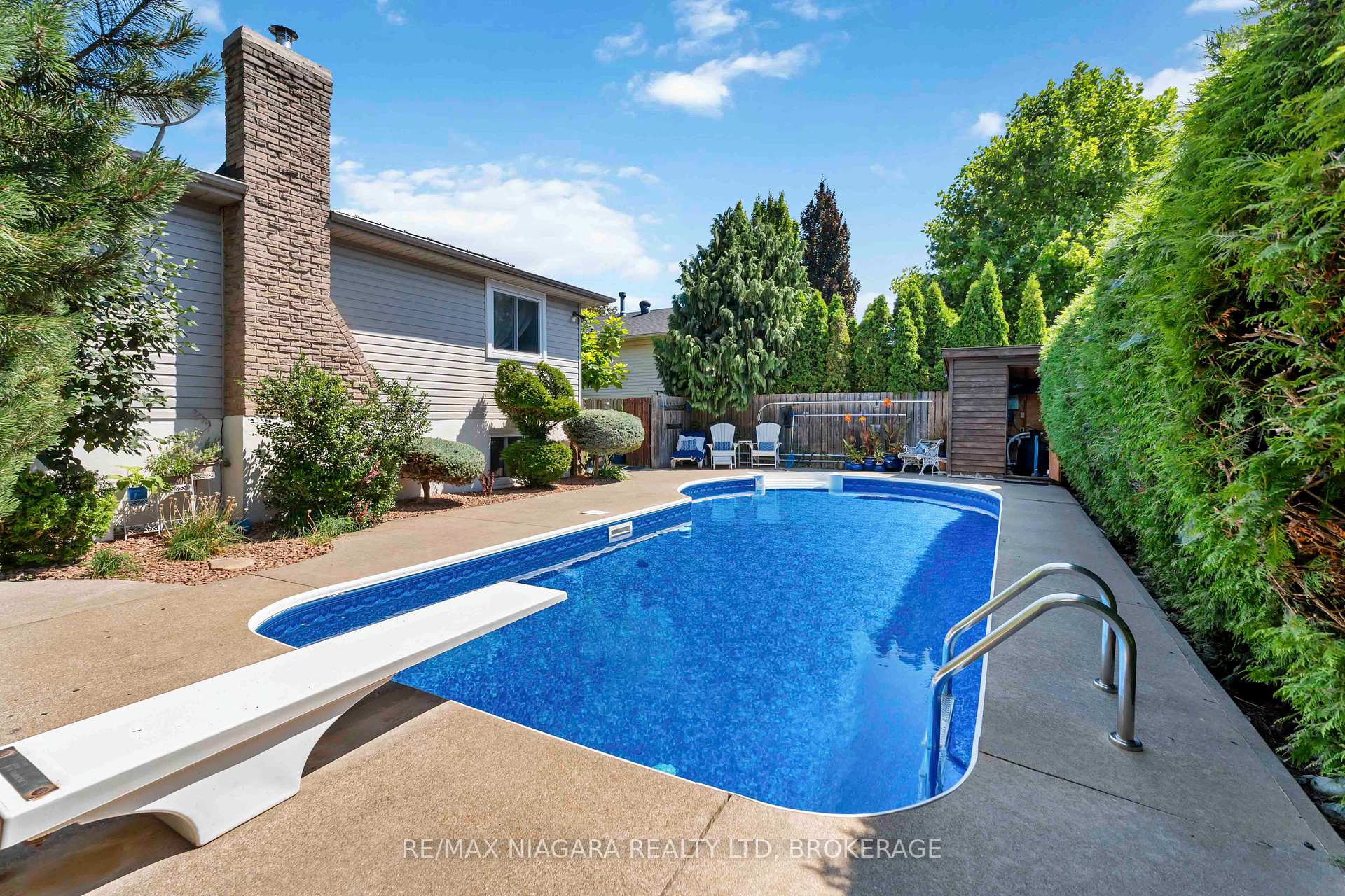 Photo 2 of 2 Jellicoe Drive, St. Catharines, Lakeshore — HOMEH