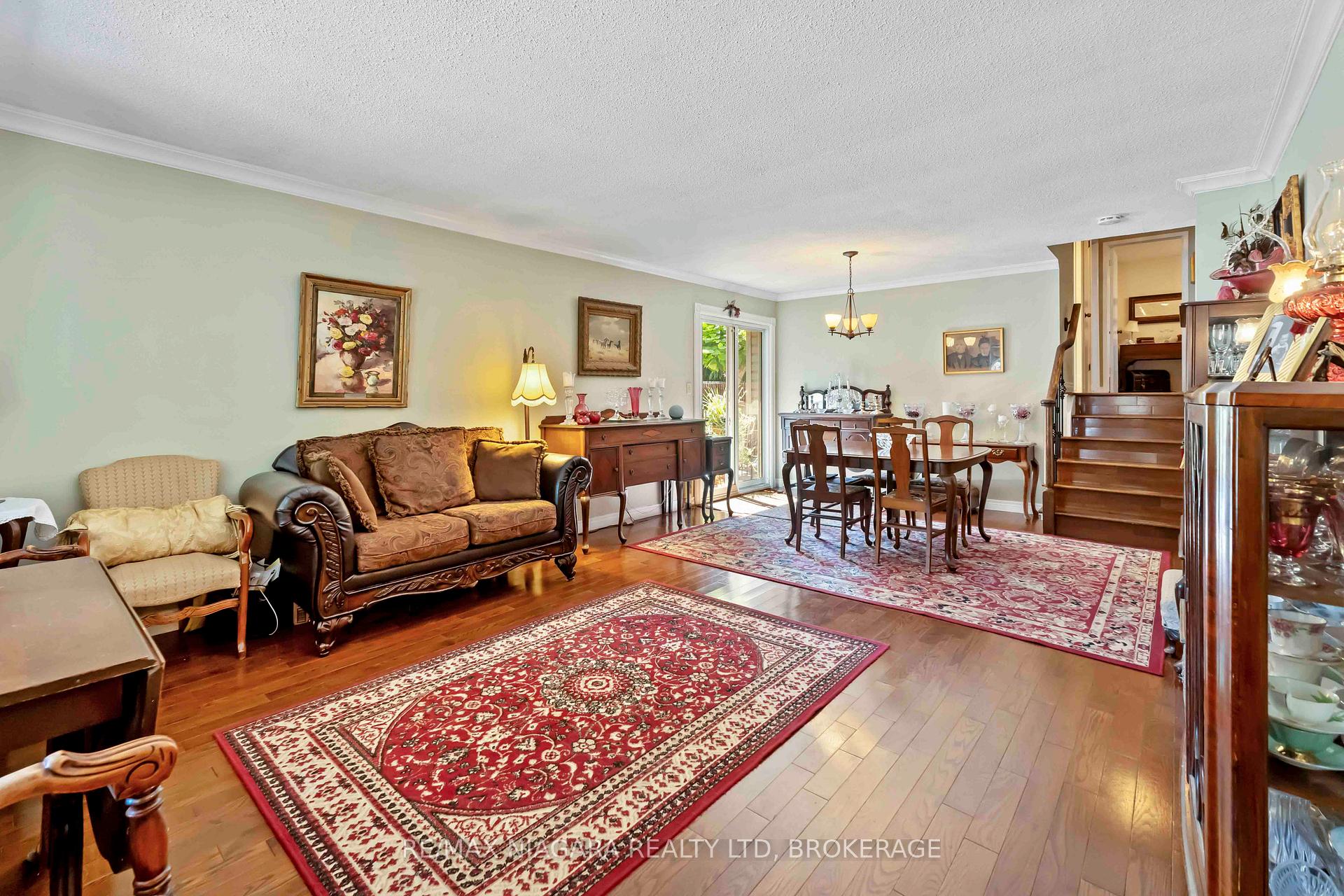 Photo 7 of 2 Jellicoe Drive, St. Catharines, Lakeshore — HOMEH