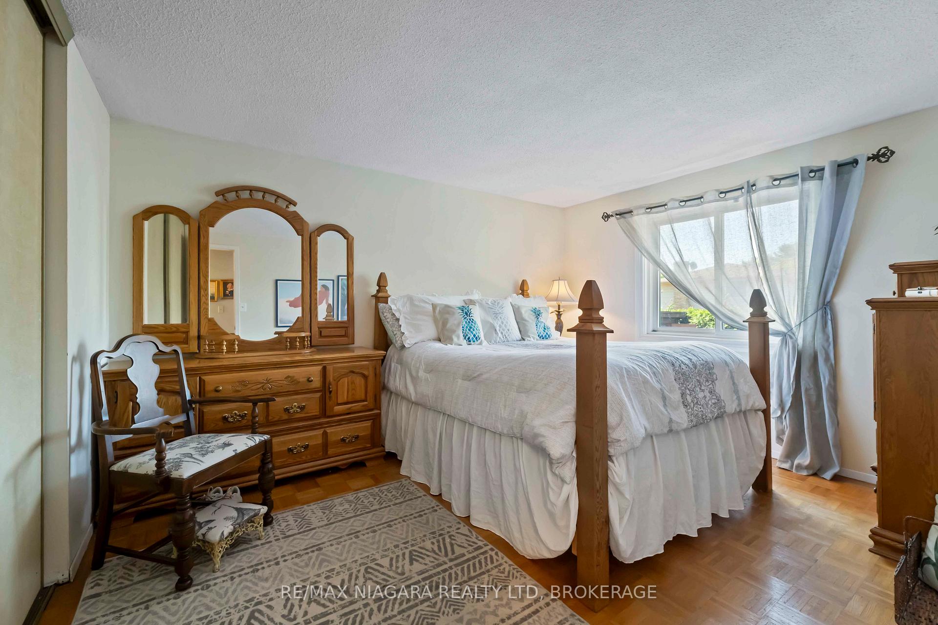 Photo 14 of 2 Jellicoe Drive, St. Catharines, Lakeshore — HOMEH