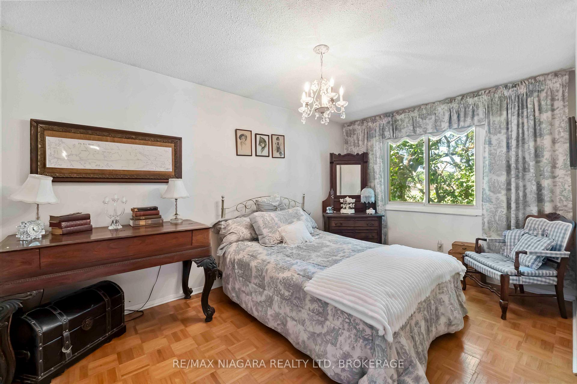 Photo 15 of 2 Jellicoe Drive, St. Catharines, Lakeshore — HOMEH