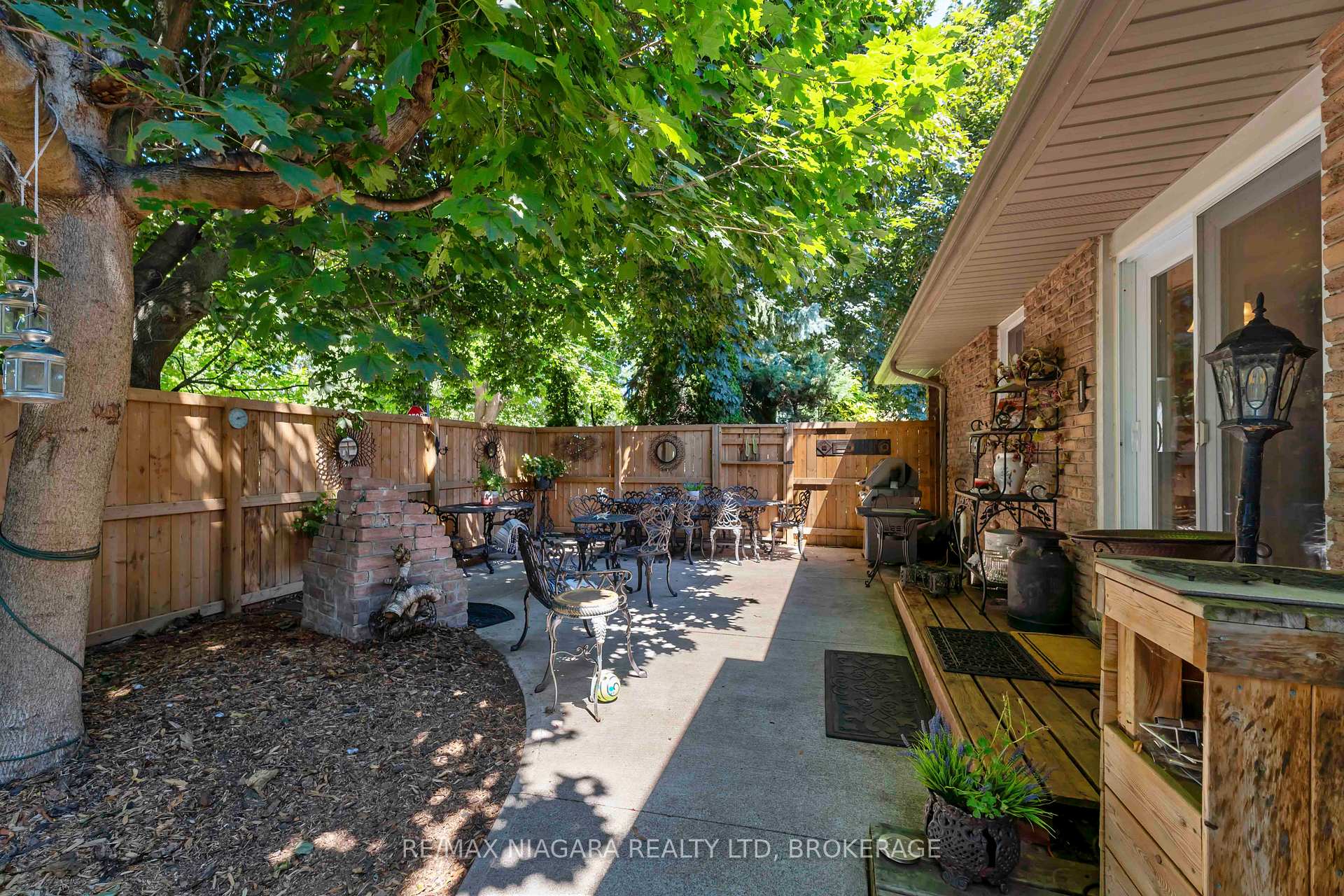Photo 24 of 2 Jellicoe Drive, St. Catharines, Lakeshore — HOMEH