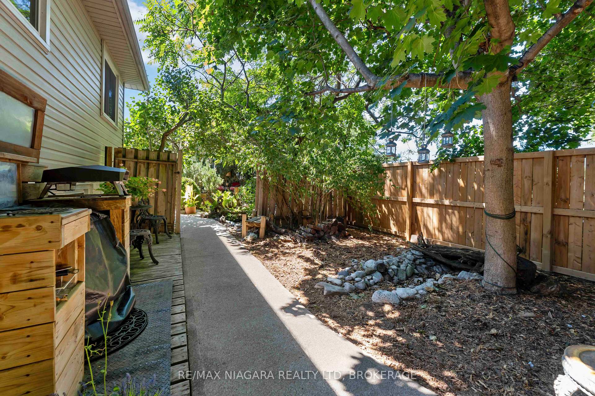 Photo 26 of 2 Jellicoe Drive, St. Catharines, Lakeshore — HOMEH