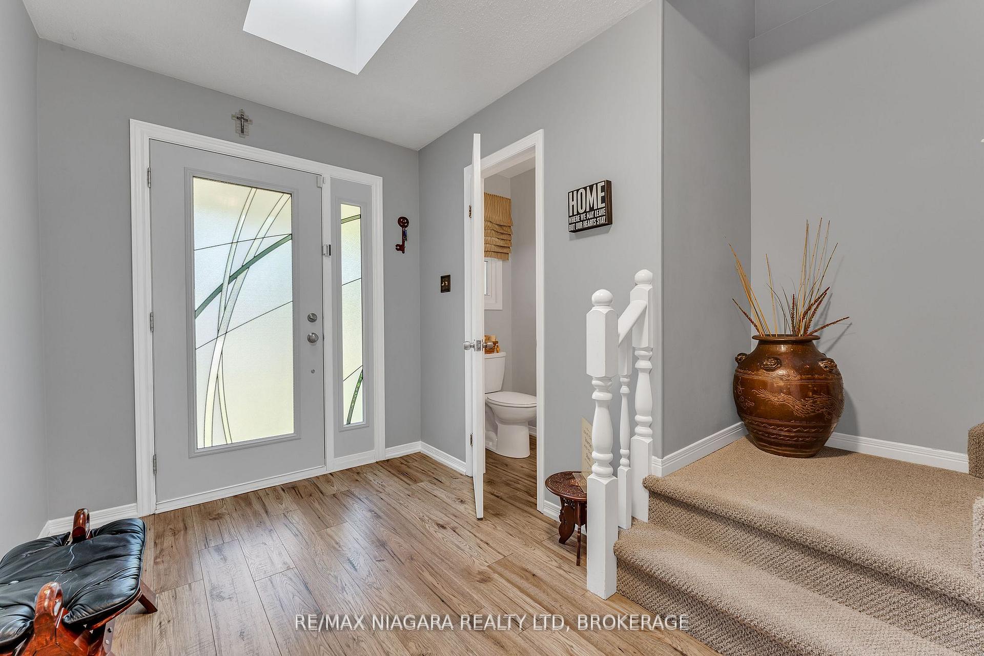 Photo 3 of 642 Carlton Street, St. Catharines, Carlton/Bunting — HOMEH