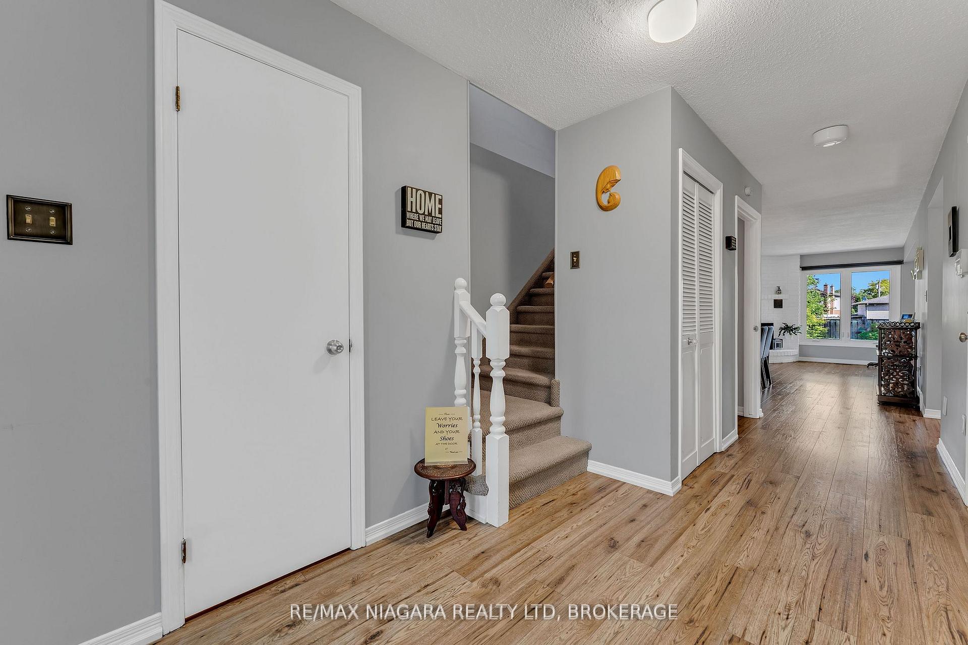 Photo 4 of 642 Carlton Street, St. Catharines, Carlton/Bunting — HOMEH