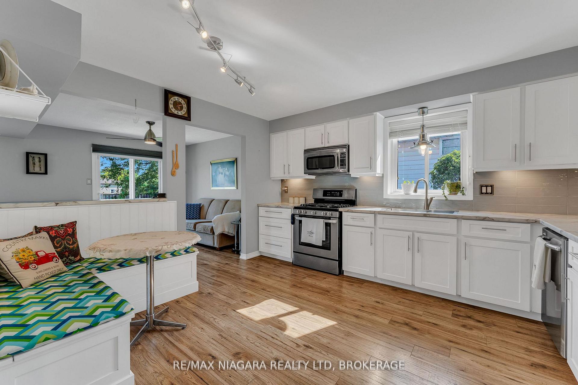 Photo 5 of 642 Carlton Street, St. Catharines, Carlton/Bunting — HOMEH