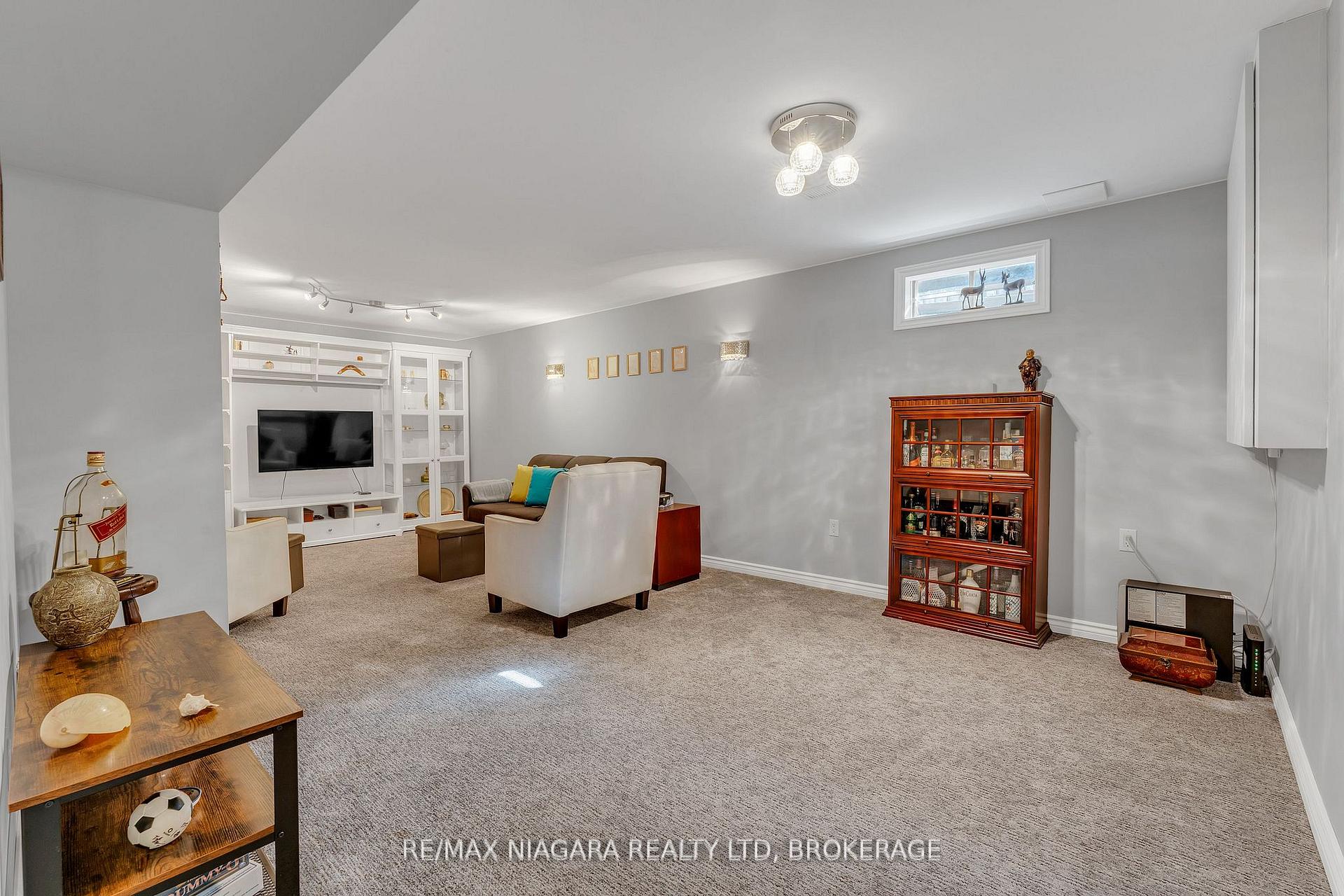 Photo 22 of 642 Carlton Street, St. Catharines, Carlton/Bunting — HOMEH