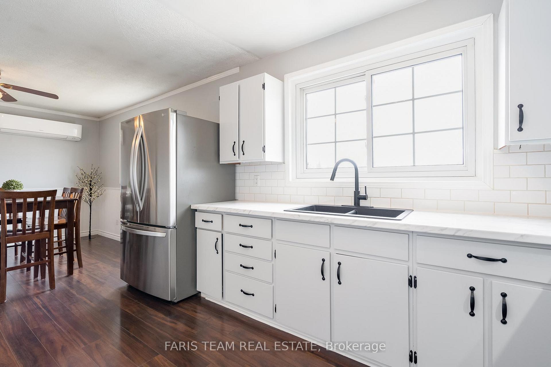 Photo 6 of 16 Lorne Street, Springwater, Elmvale — HOMEH