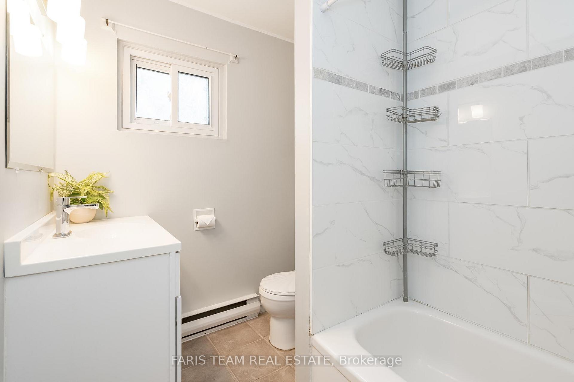 Photo 10 of 16 Lorne Street, Springwater, Elmvale — HOMEH