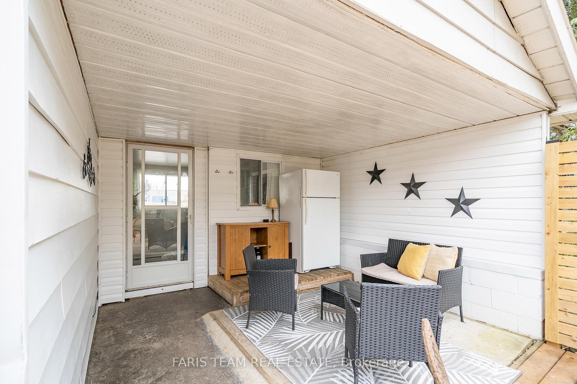 Photo 16 of 16 Lorne Street, Springwater, Elmvale — HOMEH
