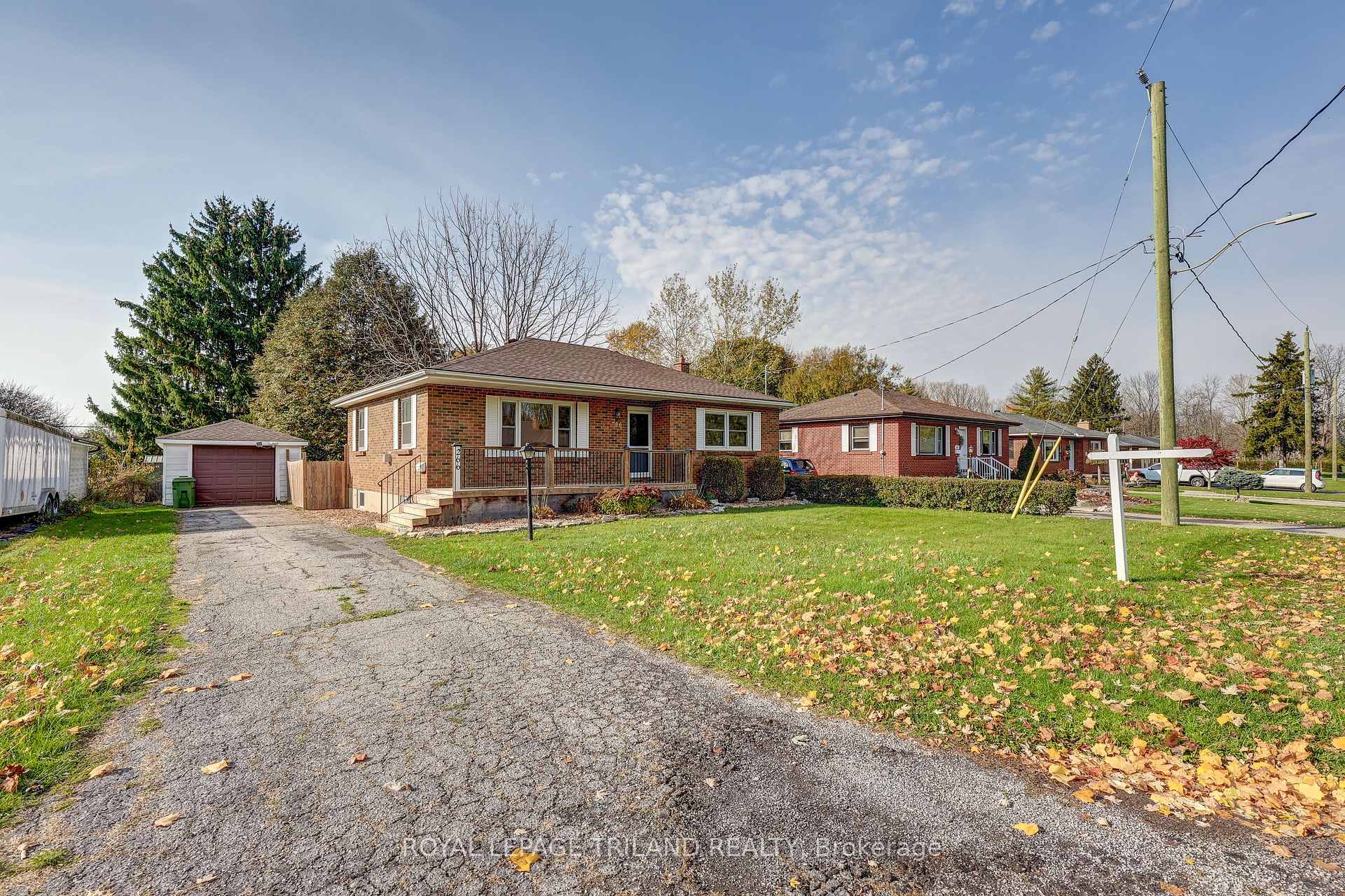 Photo 4 of 266 Alma Street, St. Thomas — HOMEH