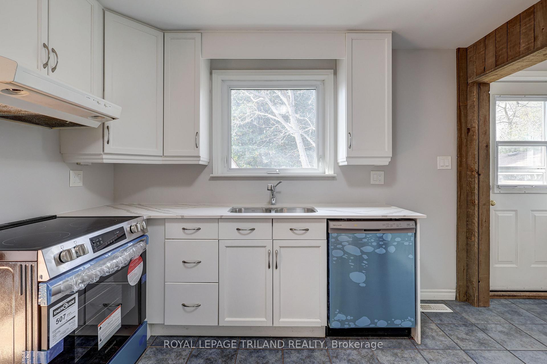 Photo 33 of 266 Alma Street, St. Thomas — HOMEH
