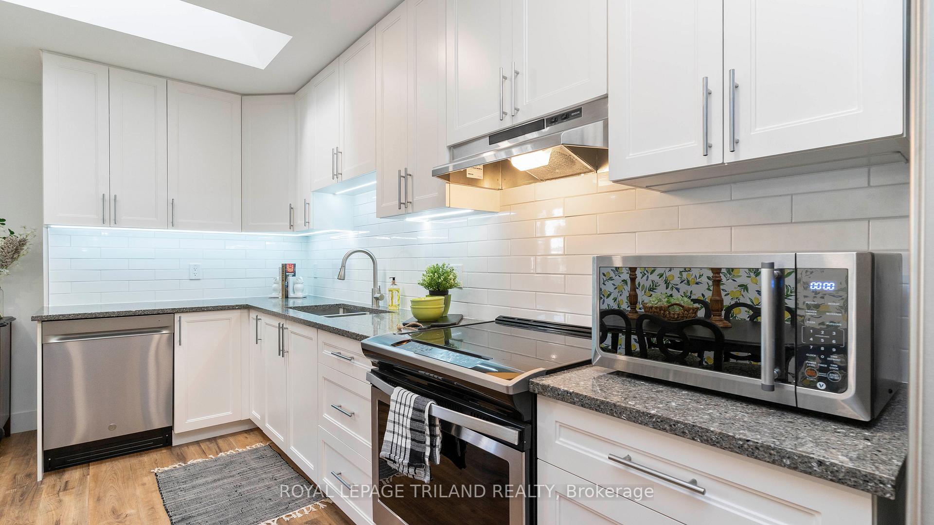 Photo 13 of 4 Schreyer Drive, St. Thomas — HOMEH