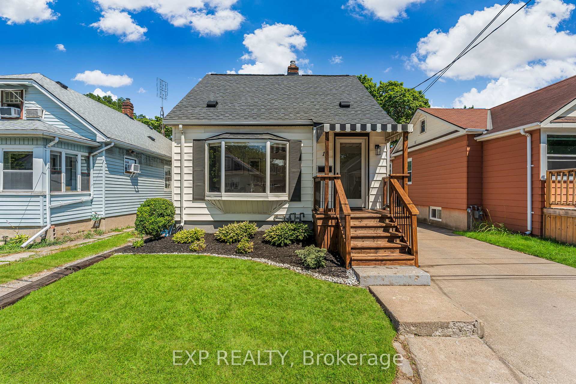 Photo 1 of 18 Elberta Street, St. Catharines, Facer — HOMEH