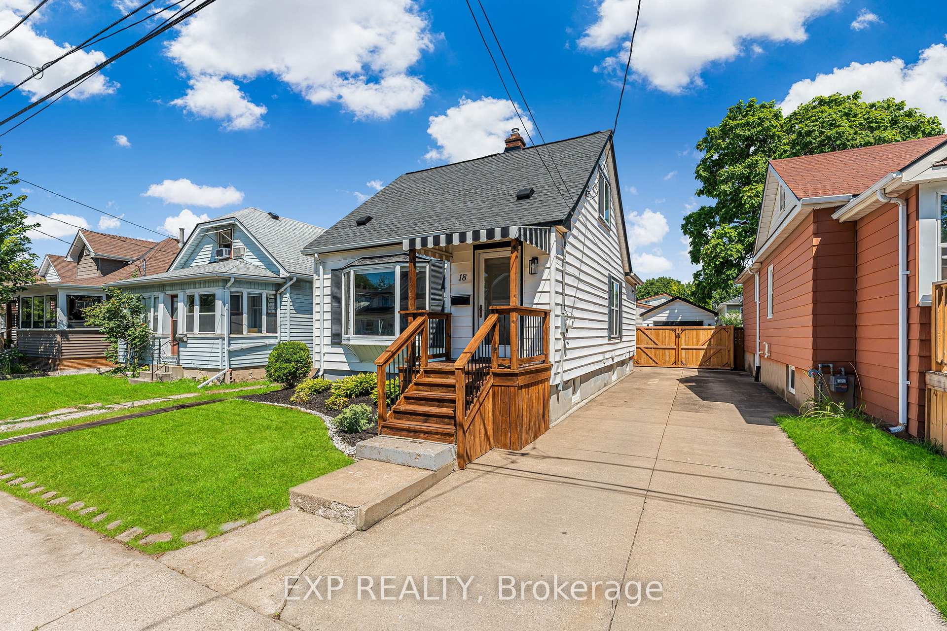 Photo 2 of 18 Elberta Street, St. Catharines, Facer — HOMEH