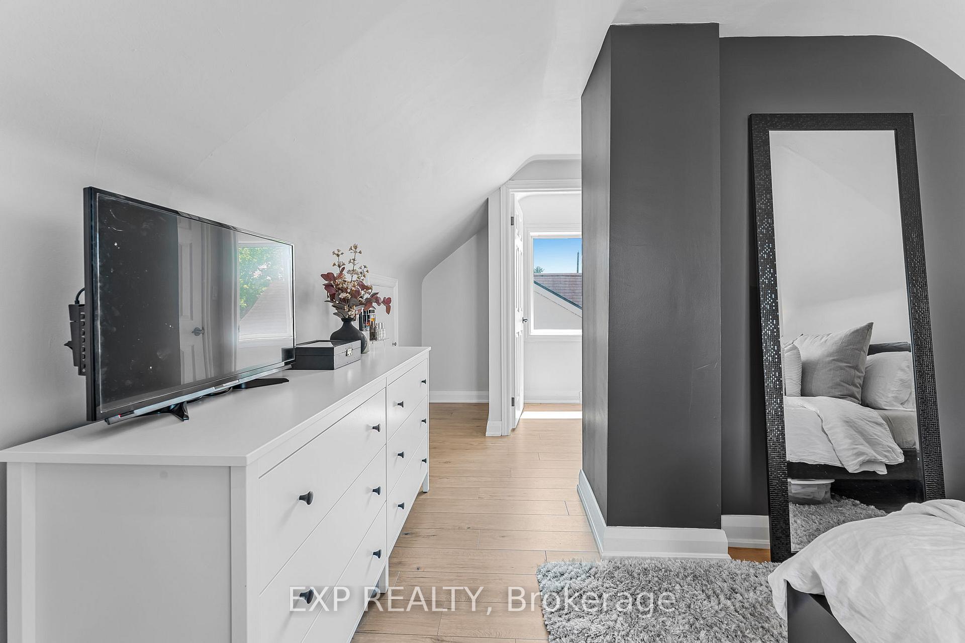 Photo 23 of 18 Elberta Street, St. Catharines, Facer — HOMEH