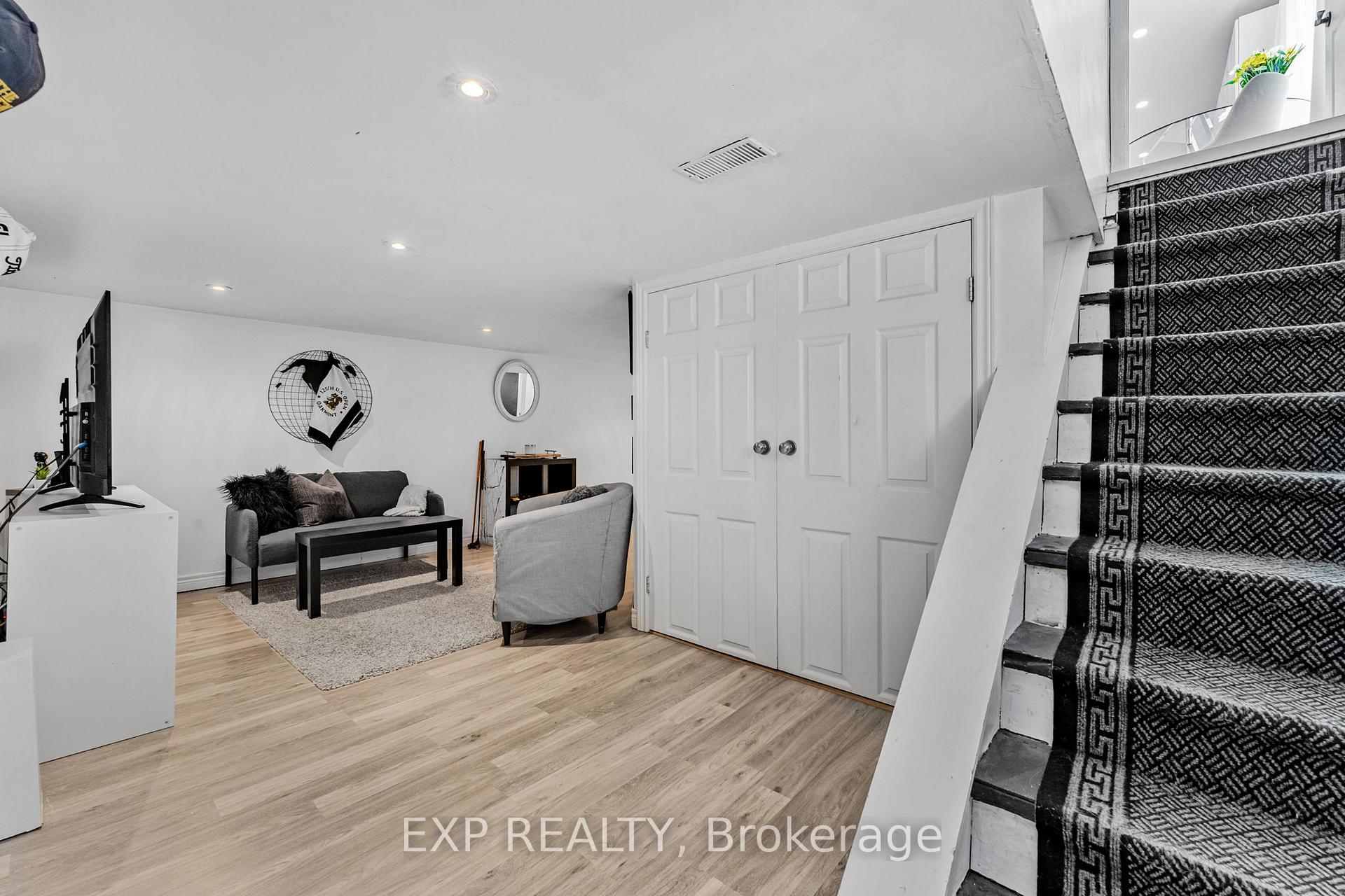 Photo 24 of 18 Elberta Street, St. Catharines, Facer — HOMEH