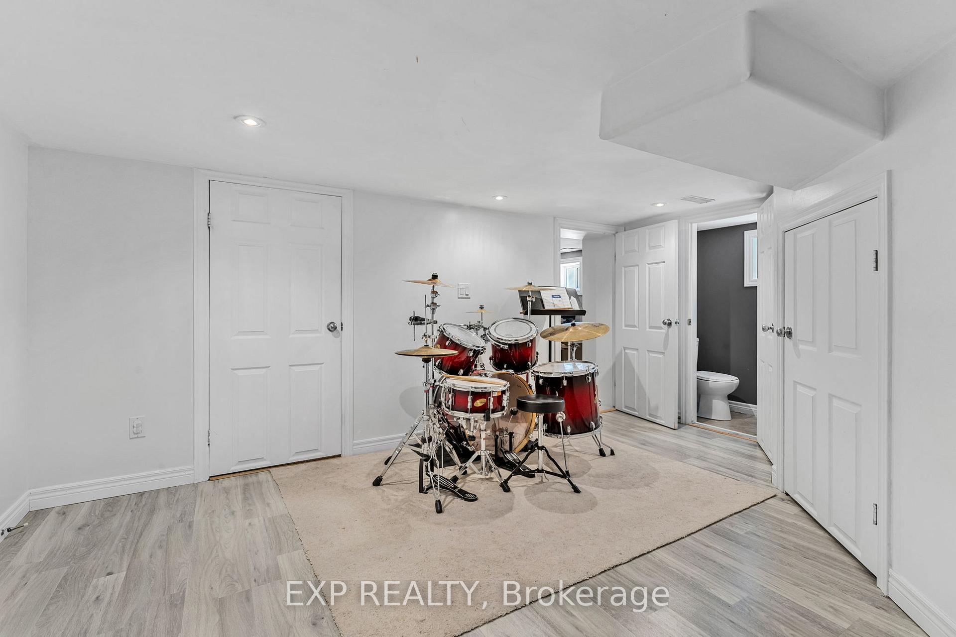 Photo 29 of 18 Elberta Street, St. Catharines, Facer — HOMEH