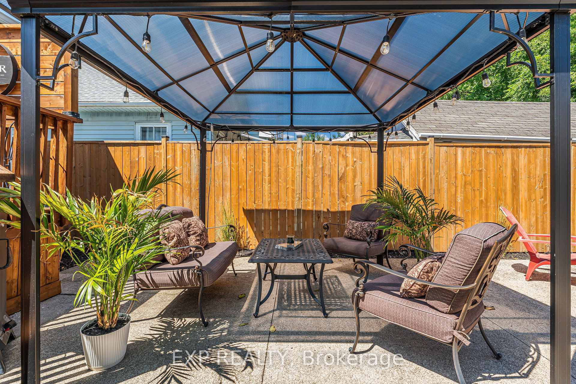 Photo 33 of 18 Elberta Street, St. Catharines, Facer — HOMEH