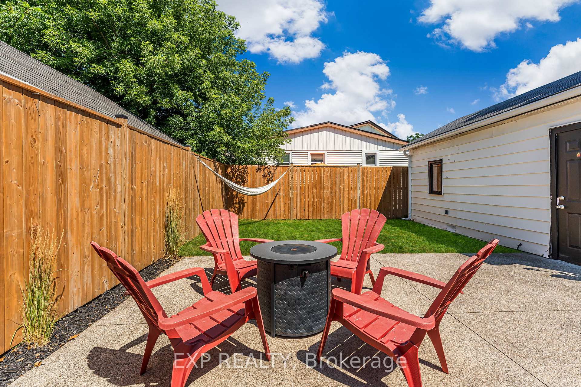 Photo 34 of 18 Elberta Street, St. Catharines, Facer — HOMEH