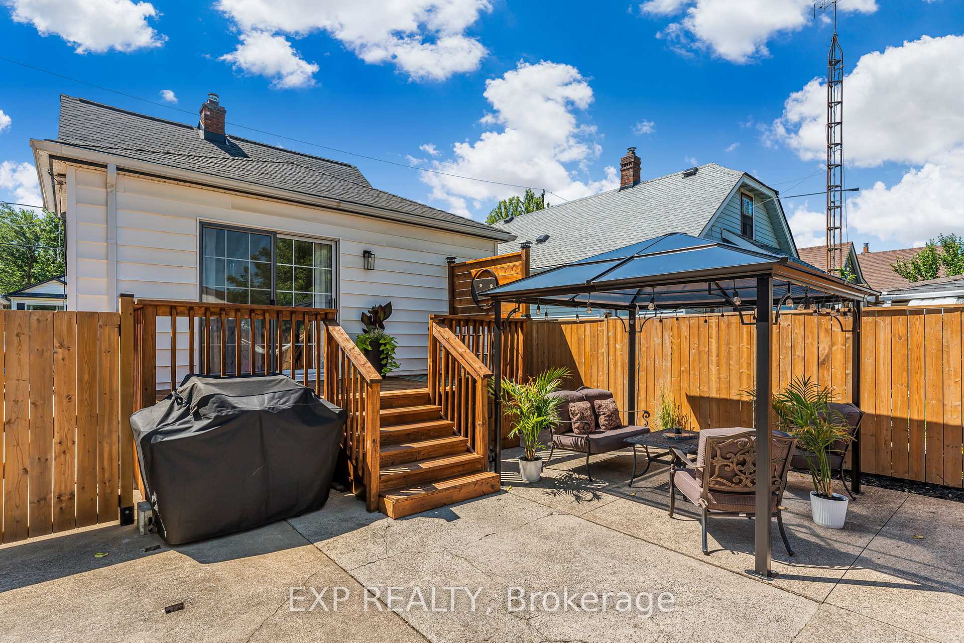 Photo 36 of 18 Elberta Street, St. Catharines, Facer — HOMEH