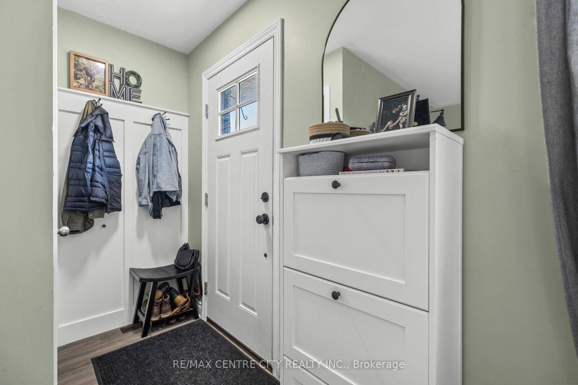 Photo 5 of 19 Carrie Crescent, St. Thomas — HOMEH