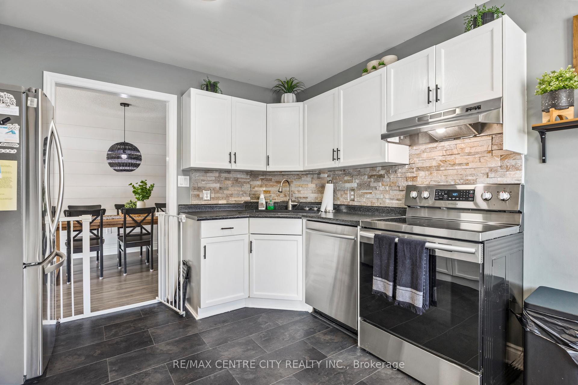 Photo 9 of 19 Carrie Crescent, St. Thomas — HOMEH