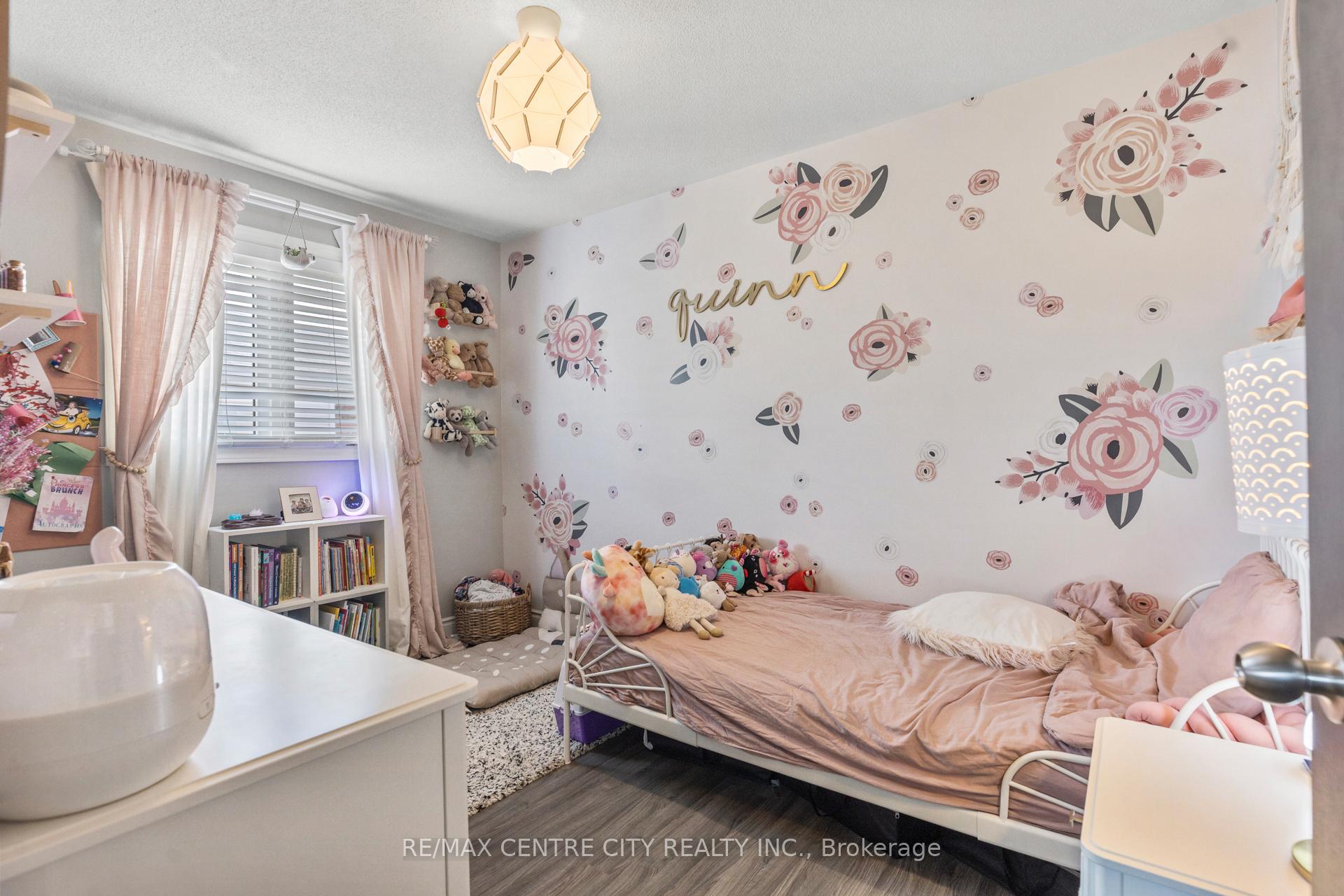Photo 14 of 19 Carrie Crescent, St. Thomas — HOMEH