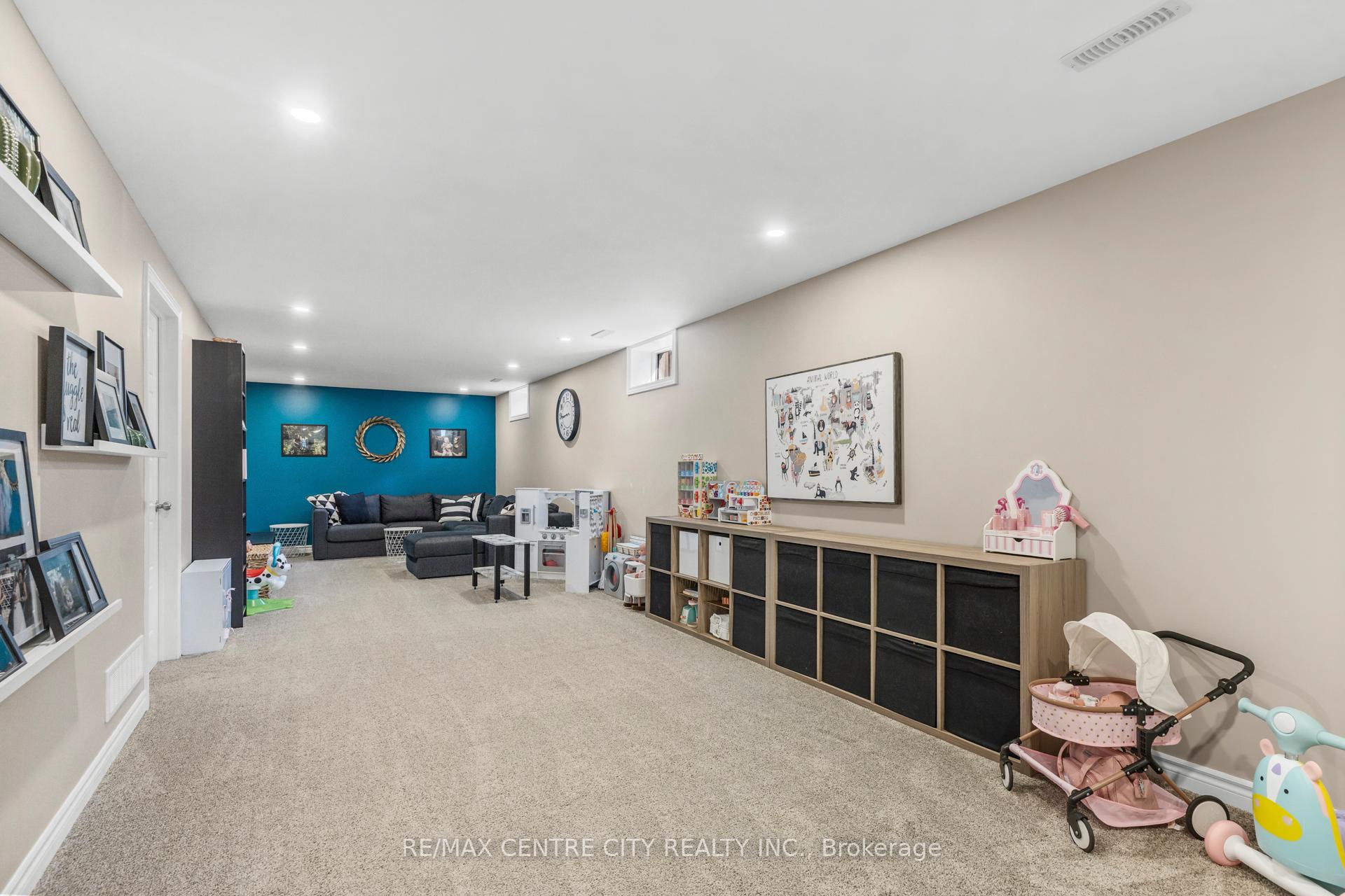 Photo 18 of 19 Carrie Crescent, St. Thomas — HOMEH