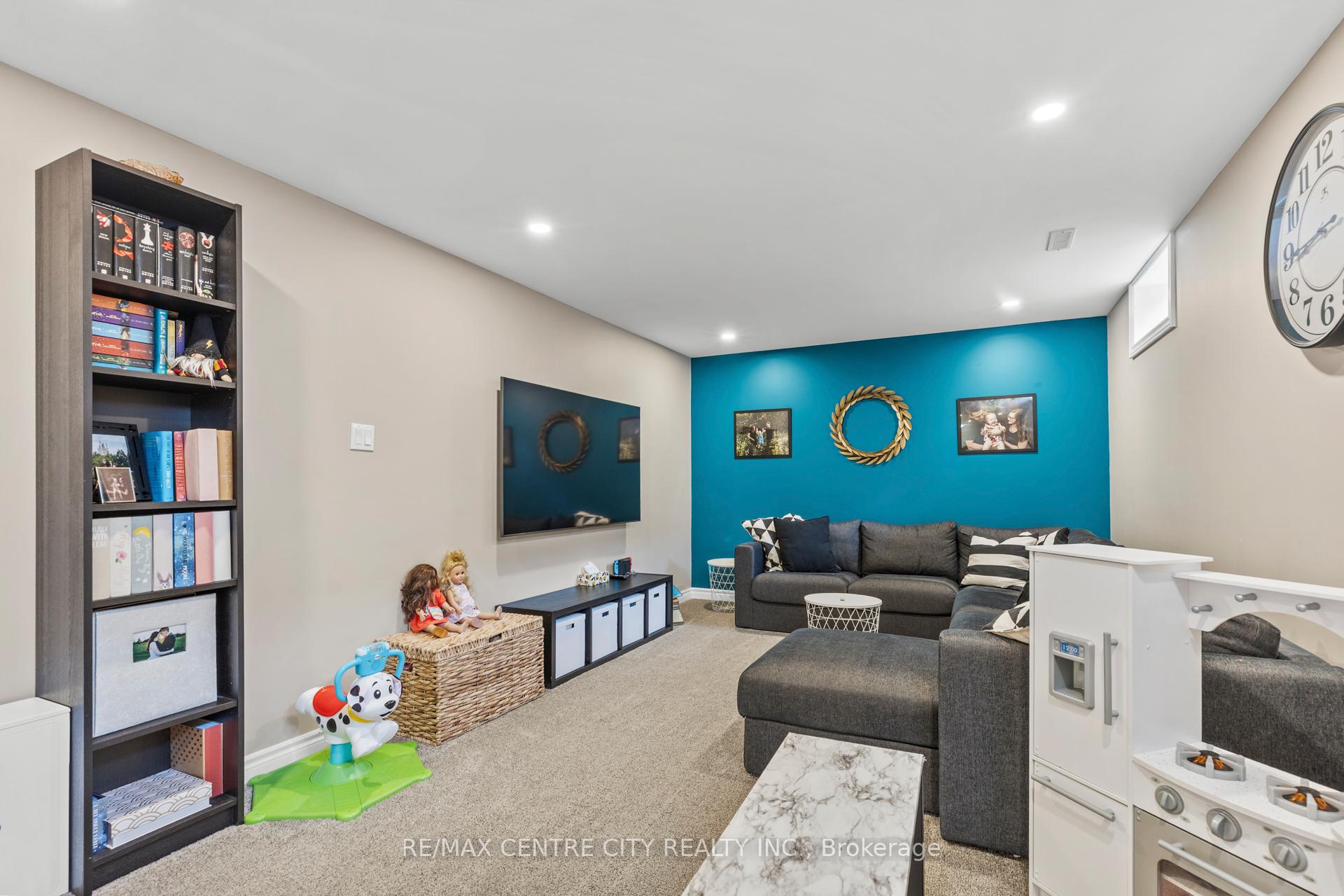 Photo 19 of 19 Carrie Crescent, St. Thomas — HOMEH
