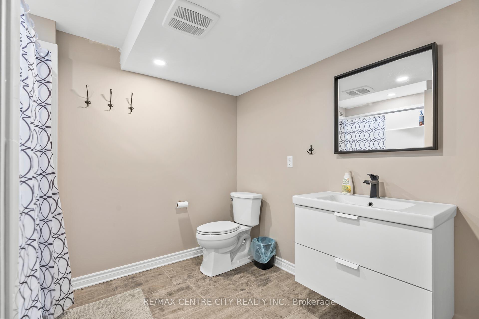 Photo 21 of 19 Carrie Crescent, St. Thomas — HOMEH
