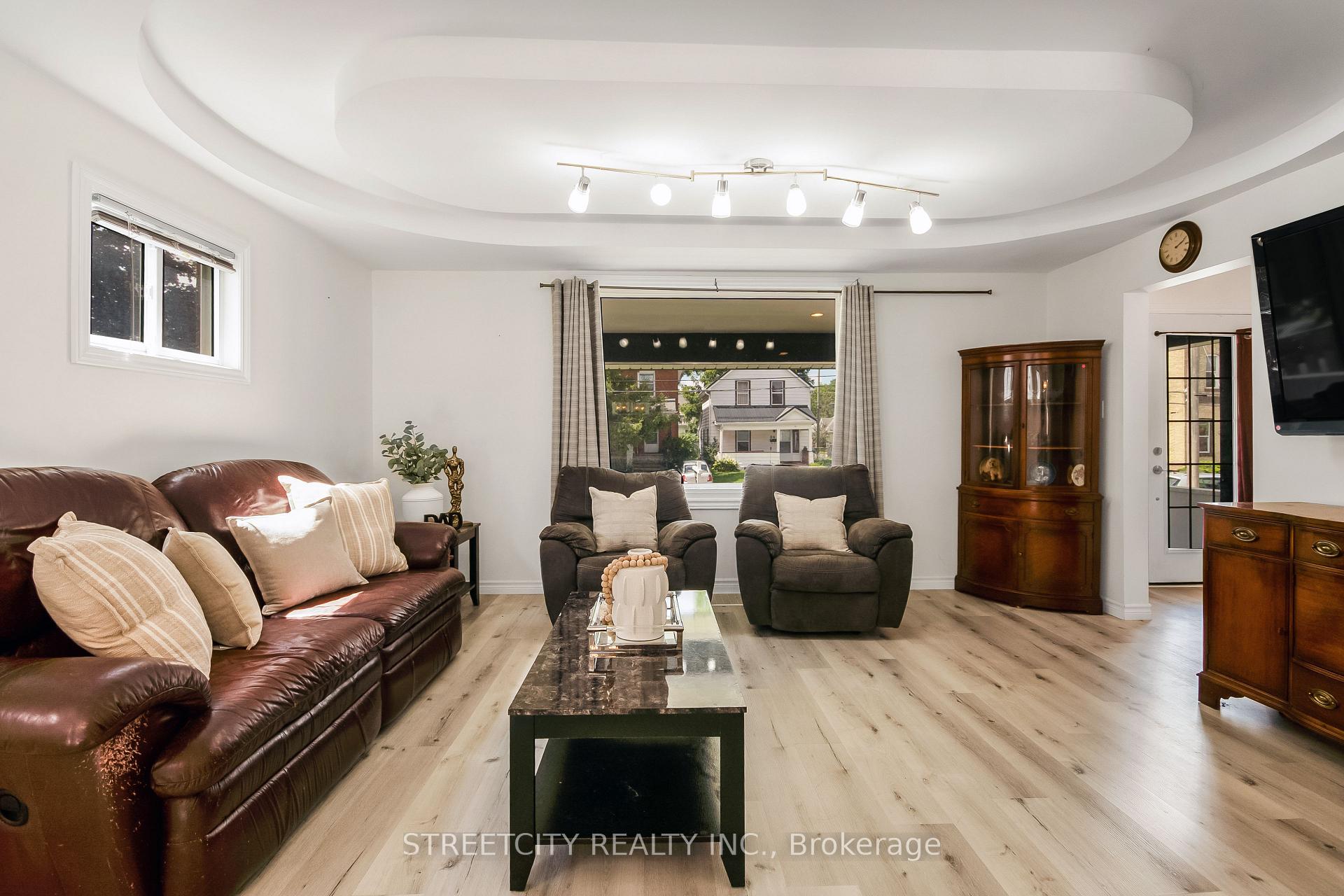 Photo 5 of 81 Hiawatha Street, St. Thomas — HOMEH