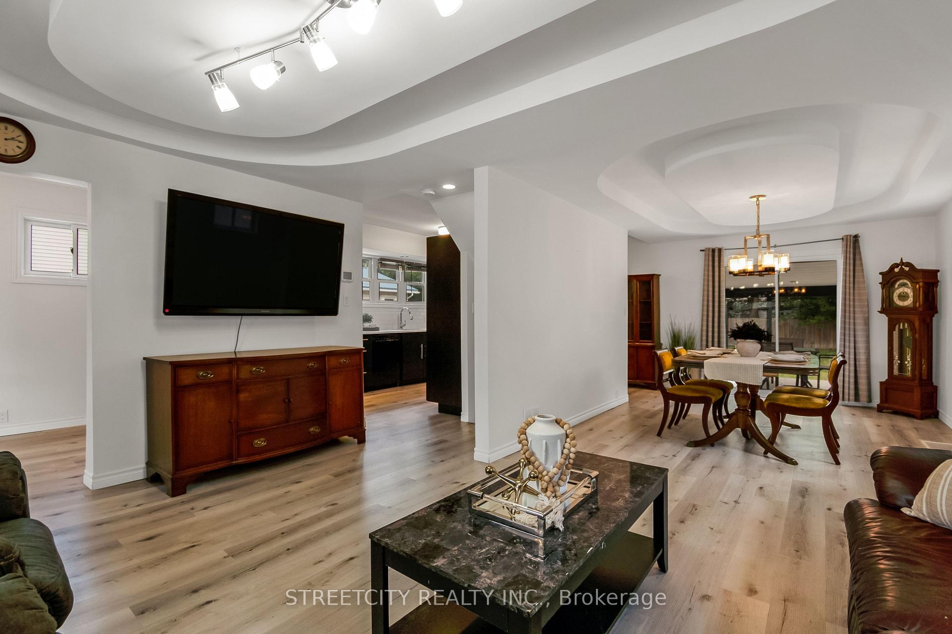Photo 8 of 81 Hiawatha Street, St. Thomas — HOMEH