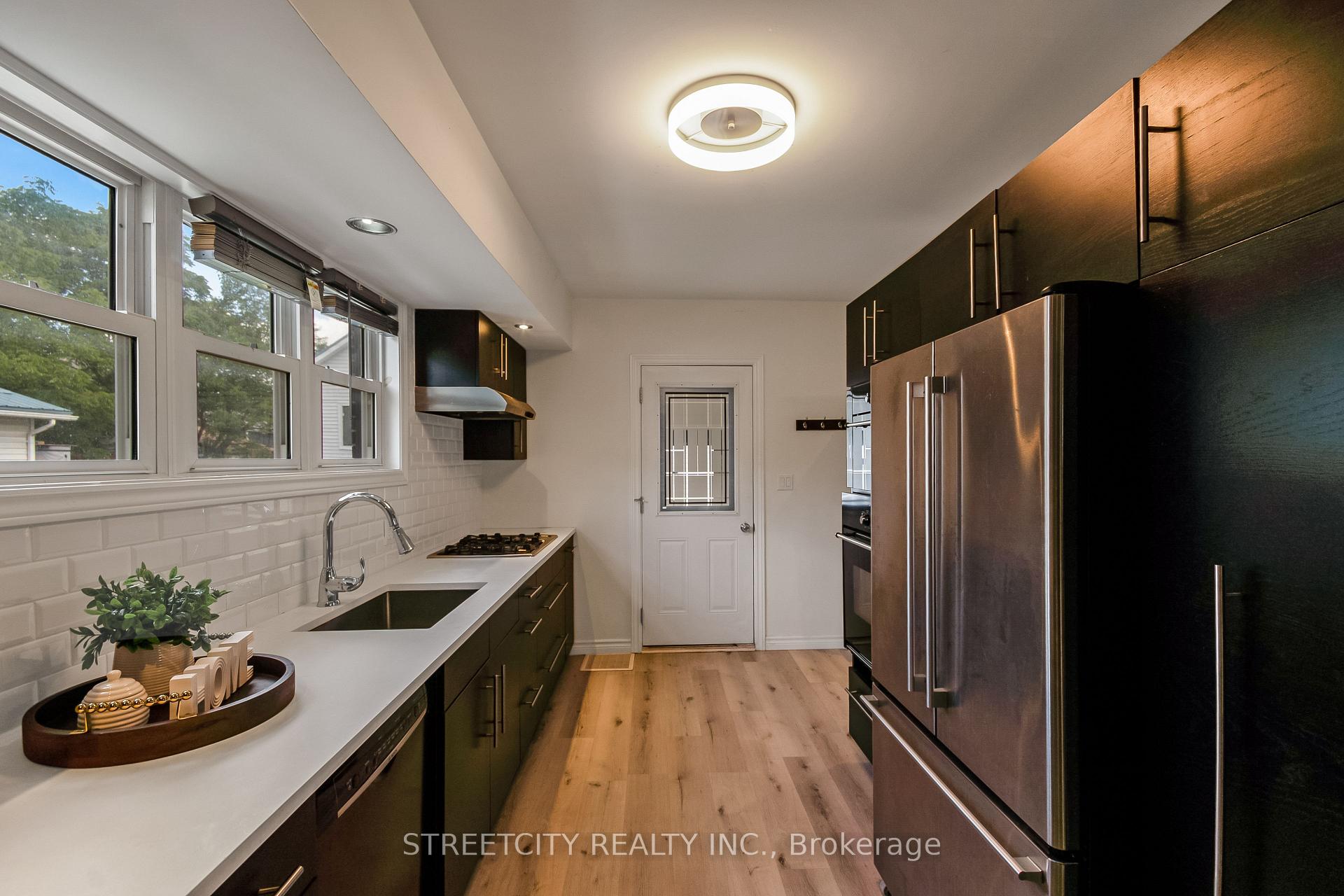 Photo 9 of 81 Hiawatha Street, St. Thomas — HOMEH
