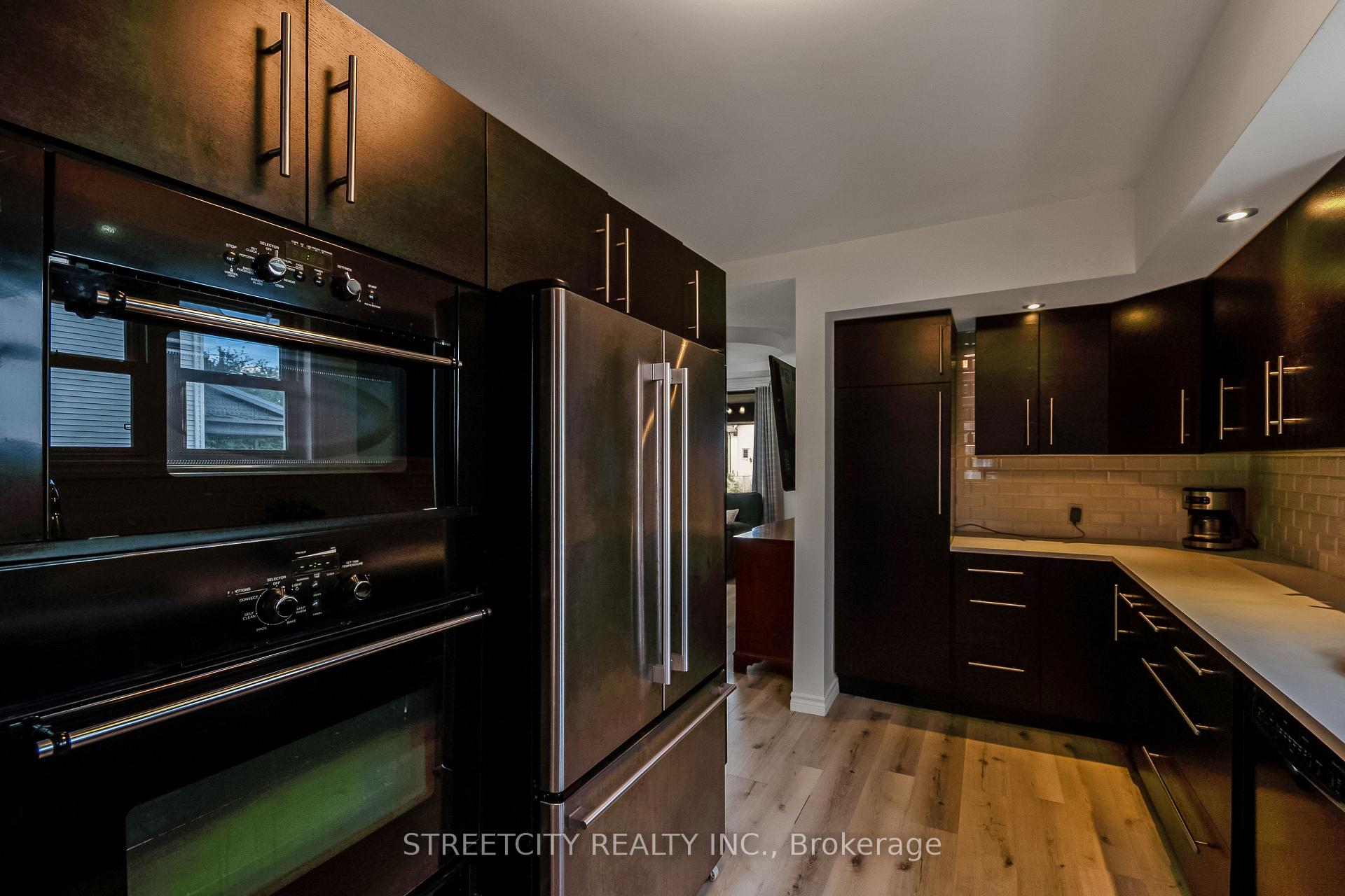 Photo 11 of 81 Hiawatha Street, St. Thomas — HOMEH