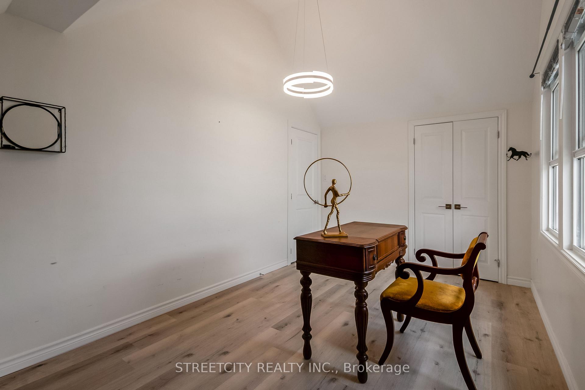 Photo 14 of 81 Hiawatha Street, St. Thomas — HOMEH