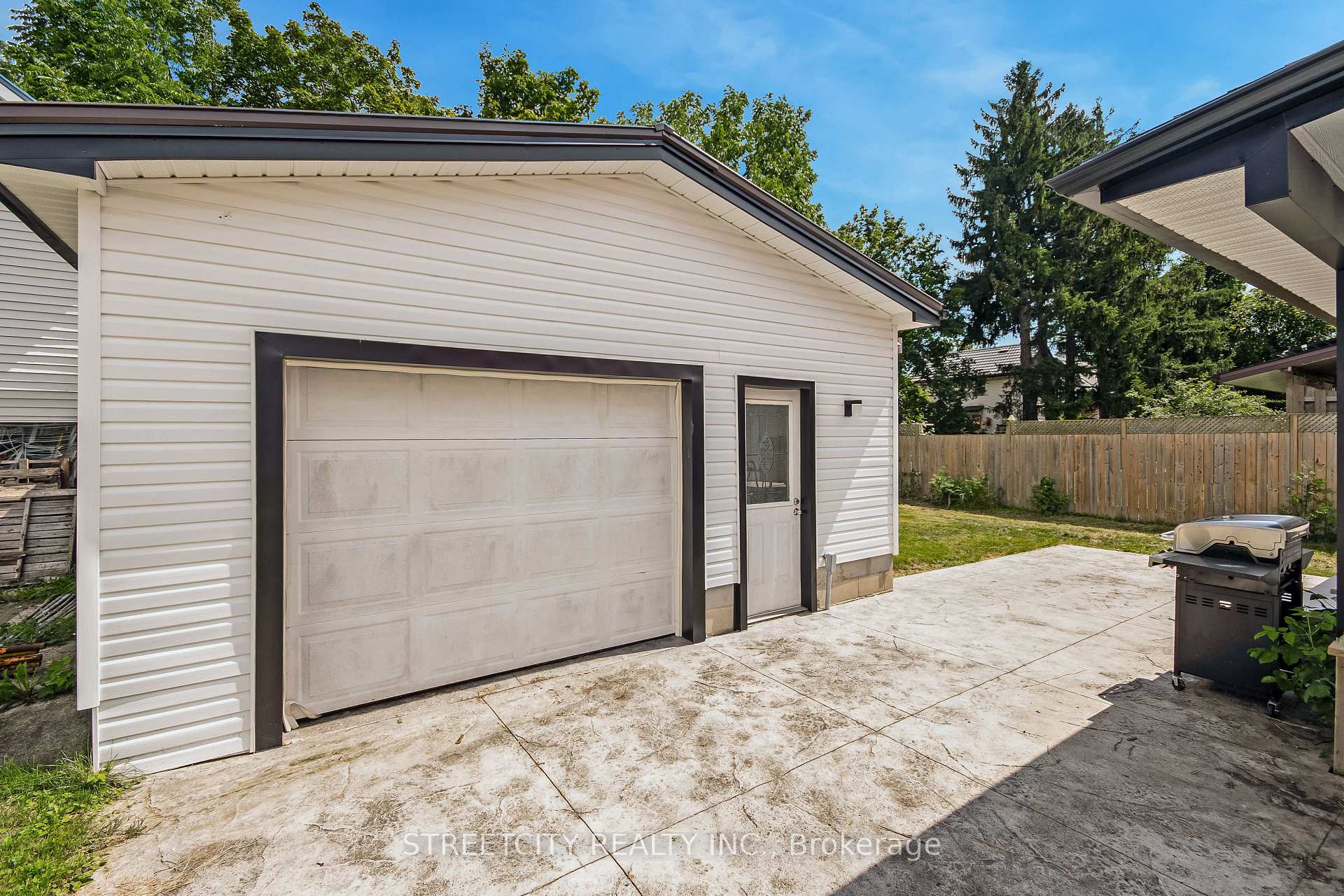 Photo 19 of 81 Hiawatha Street, St. Thomas — HOMEH