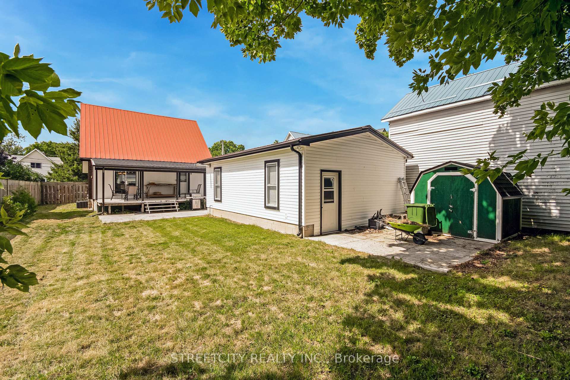 Photo 22 of 81 Hiawatha Street, St. Thomas — HOMEH