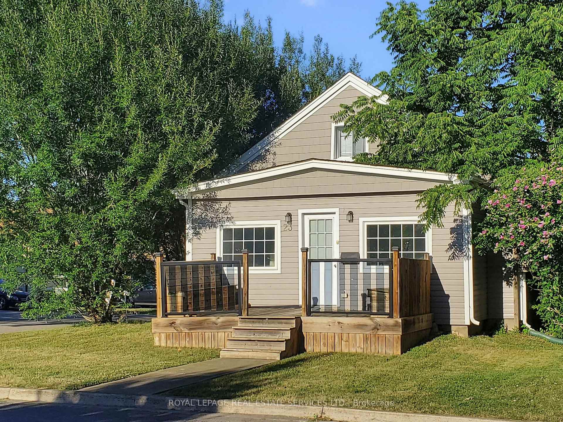 Photo 4 of 23 Glen Avenue, St. Catharines, Western Hill — HOMEH