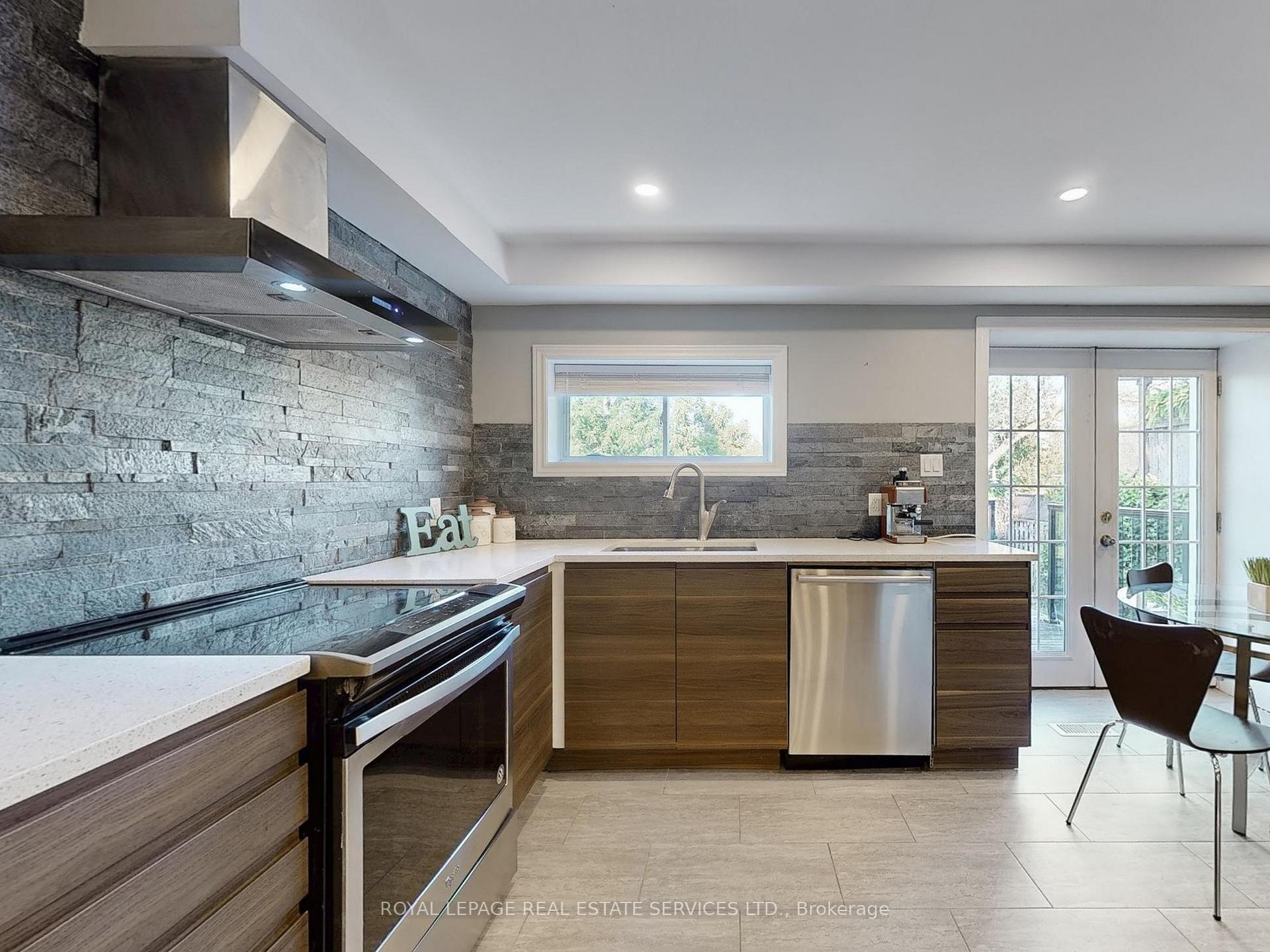 Photo 11 of 23 Glen Avenue, St. Catharines, Western Hill — HOMEH