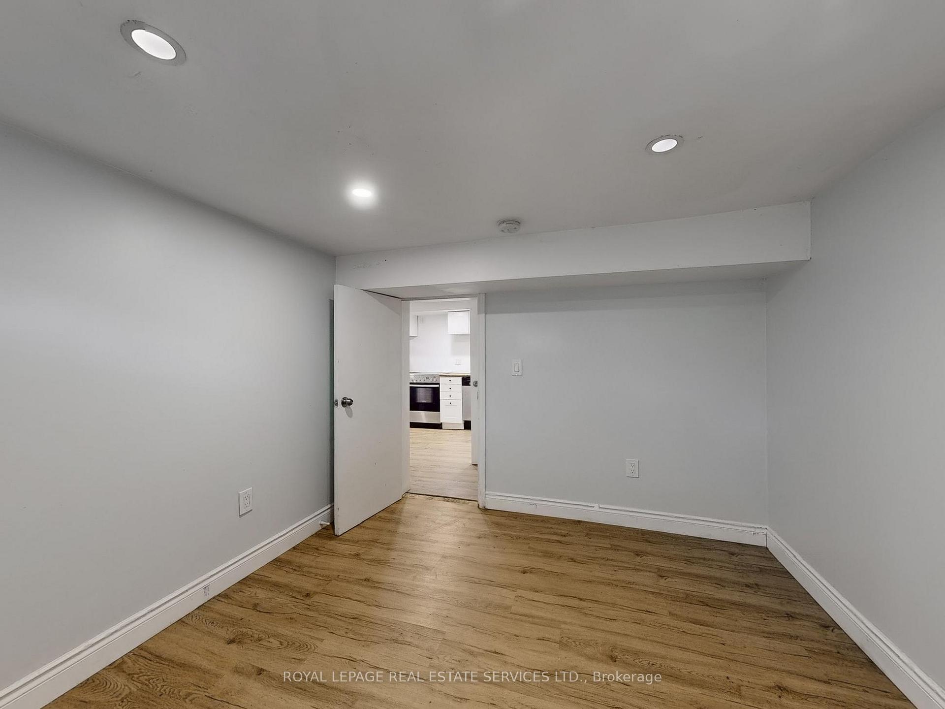 Photo 33 of 23 Glen Avenue, St. Catharines, Western Hill — HOMEH