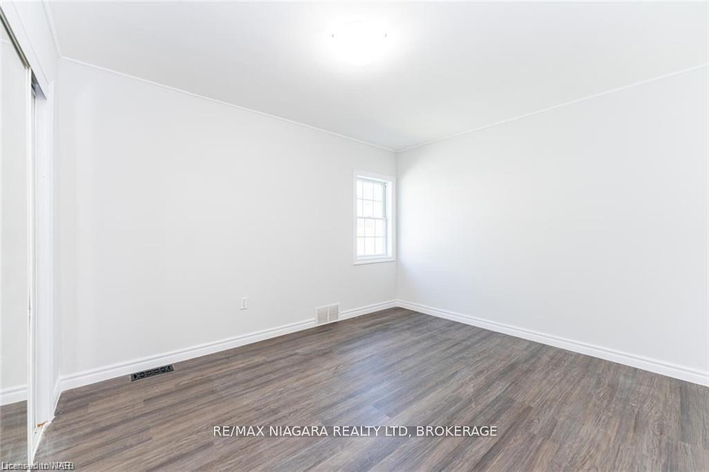 Photo 7 of 25 Meadowvale Drive, St. Catharines, Lakeport — HOMEH