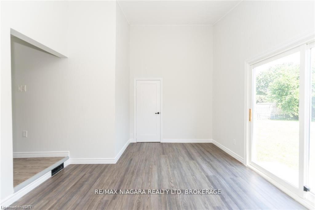 Photo 14 of 25 Meadowvale Drive, St. Catharines, Lakeport — HOMEH