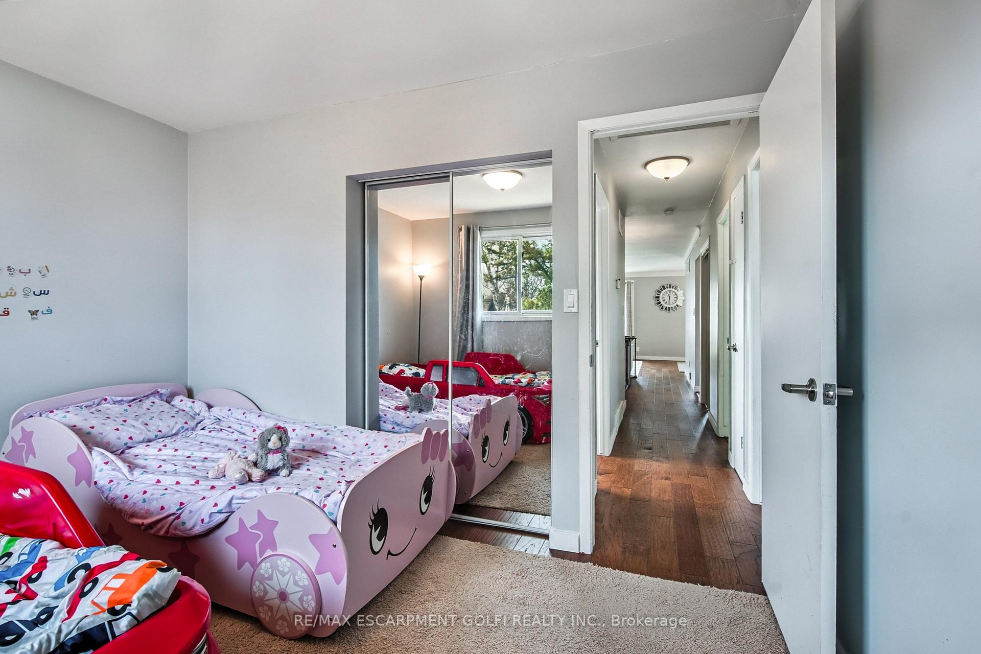 Photo 9 of 7 Centennial Drive, St. Catharines, Lakeport — HOMEH