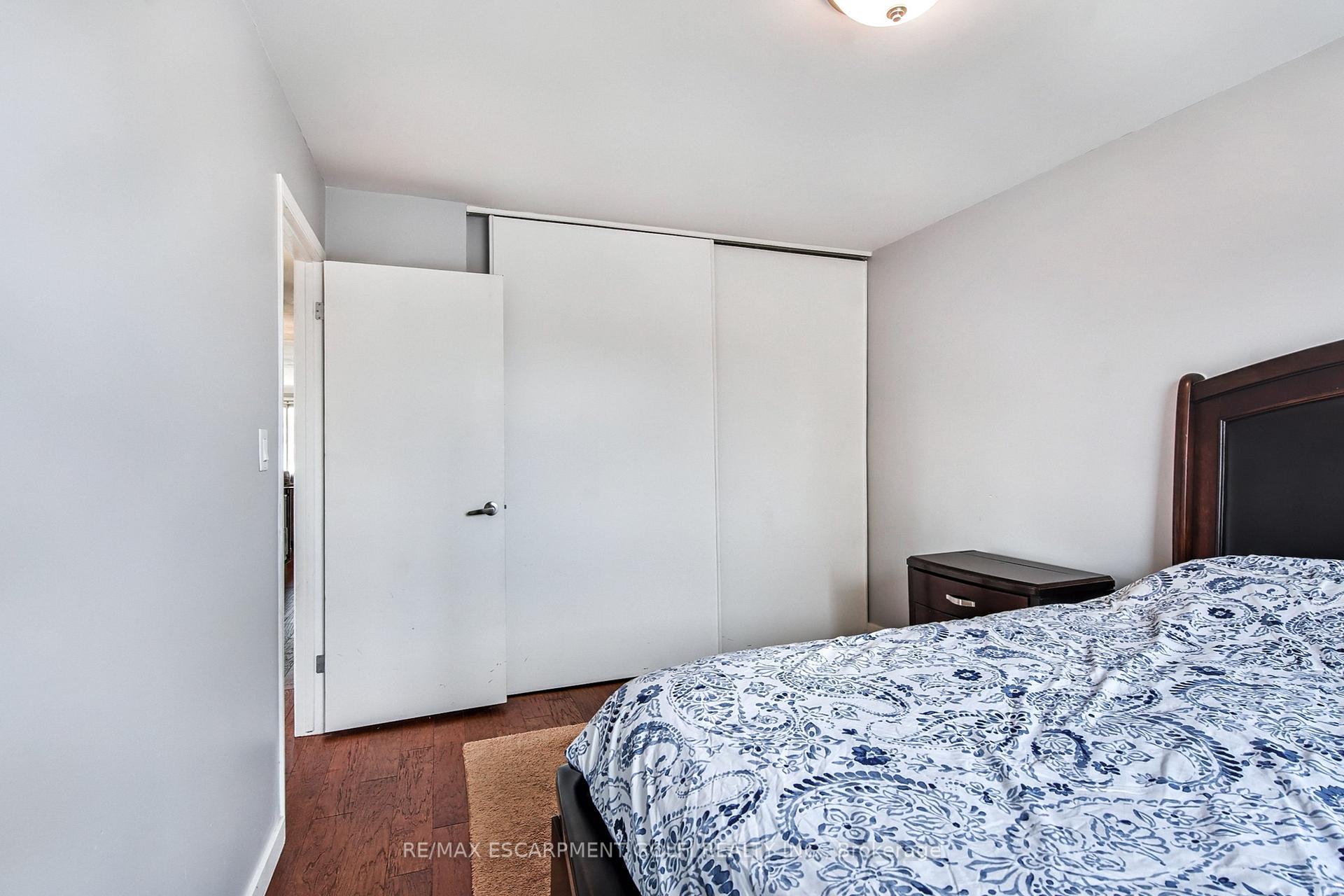 Photo 11 of 7 Centennial Drive, St. Catharines, Lakeport — HOMEH