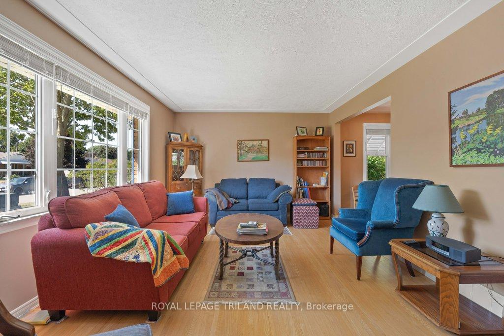 Photo 3 of 16 Thompson Avenue, St. Thomas — HOMEH
