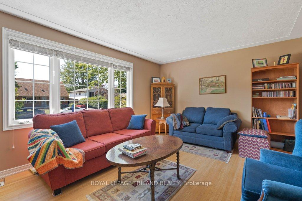 Photo 7 of 16 Thompson Avenue, St. Thomas — HOMEH