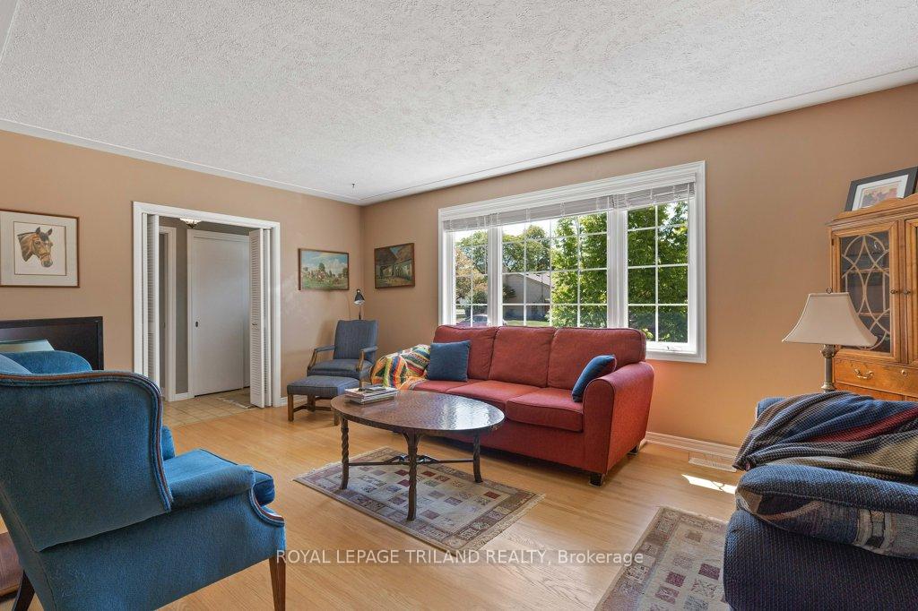 Photo 8 of 16 Thompson Avenue, St. Thomas — HOMEH