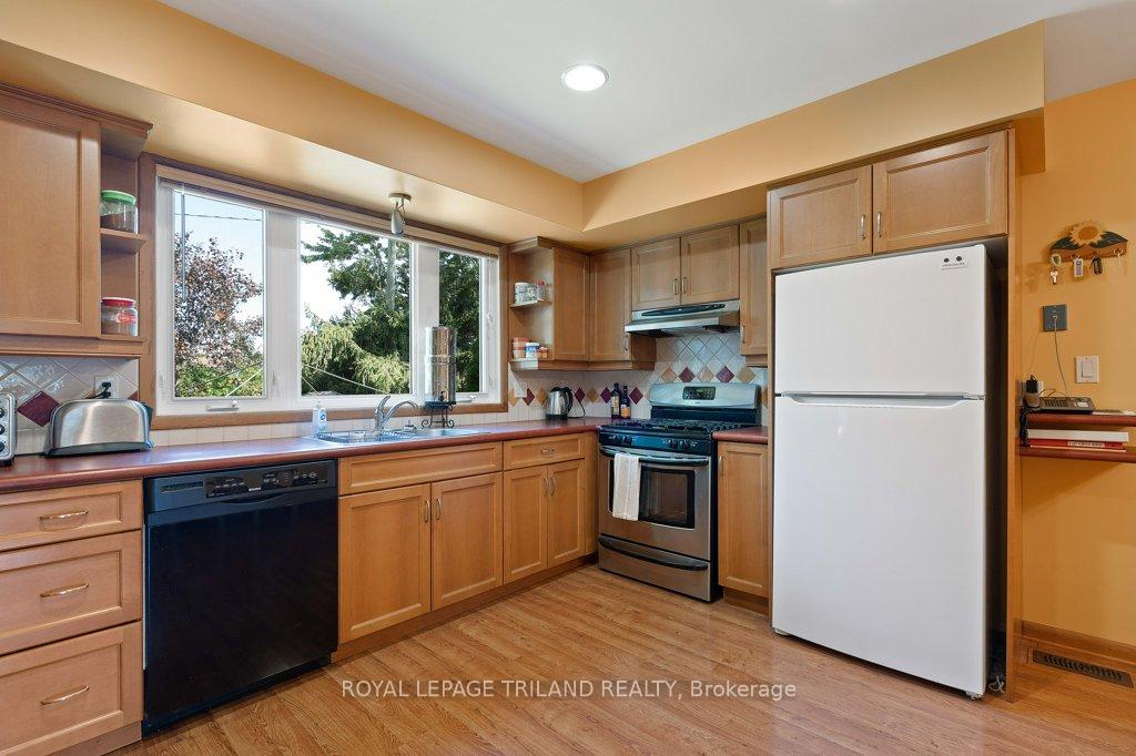Photo 15 of 16 Thompson Avenue, St. Thomas — HOMEH